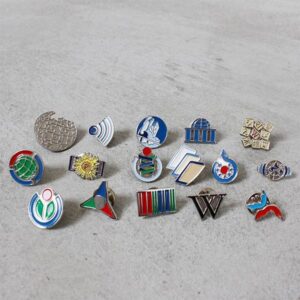 How Personalised Lapel Pins Support Employee Recognition Programs